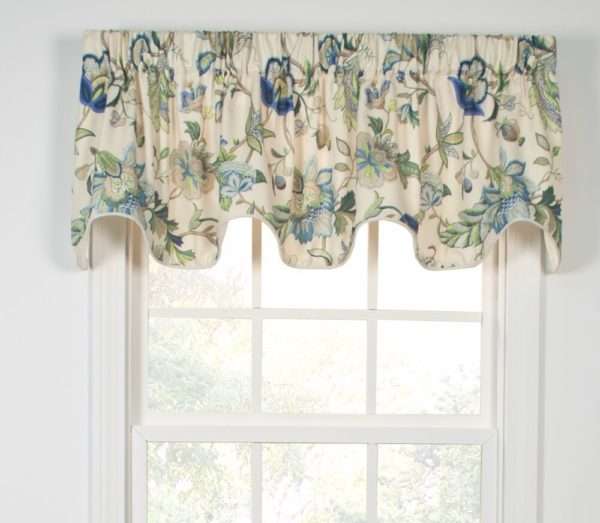 Brissac Scalloped Valance - Image 2