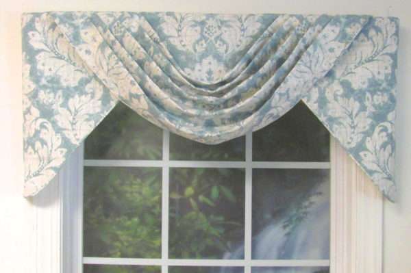 Darvel Clearwater Trixie Valance