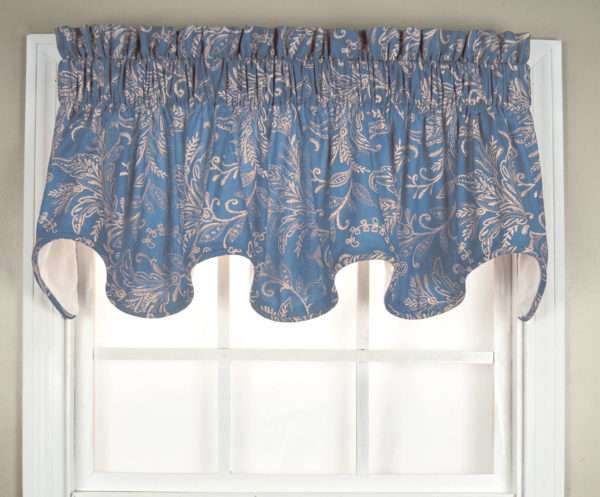 Floating Leaves Lined Scalloped Valance