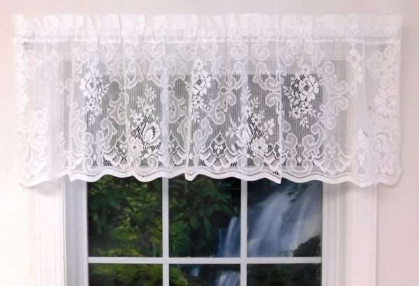 Highland Lace Valance