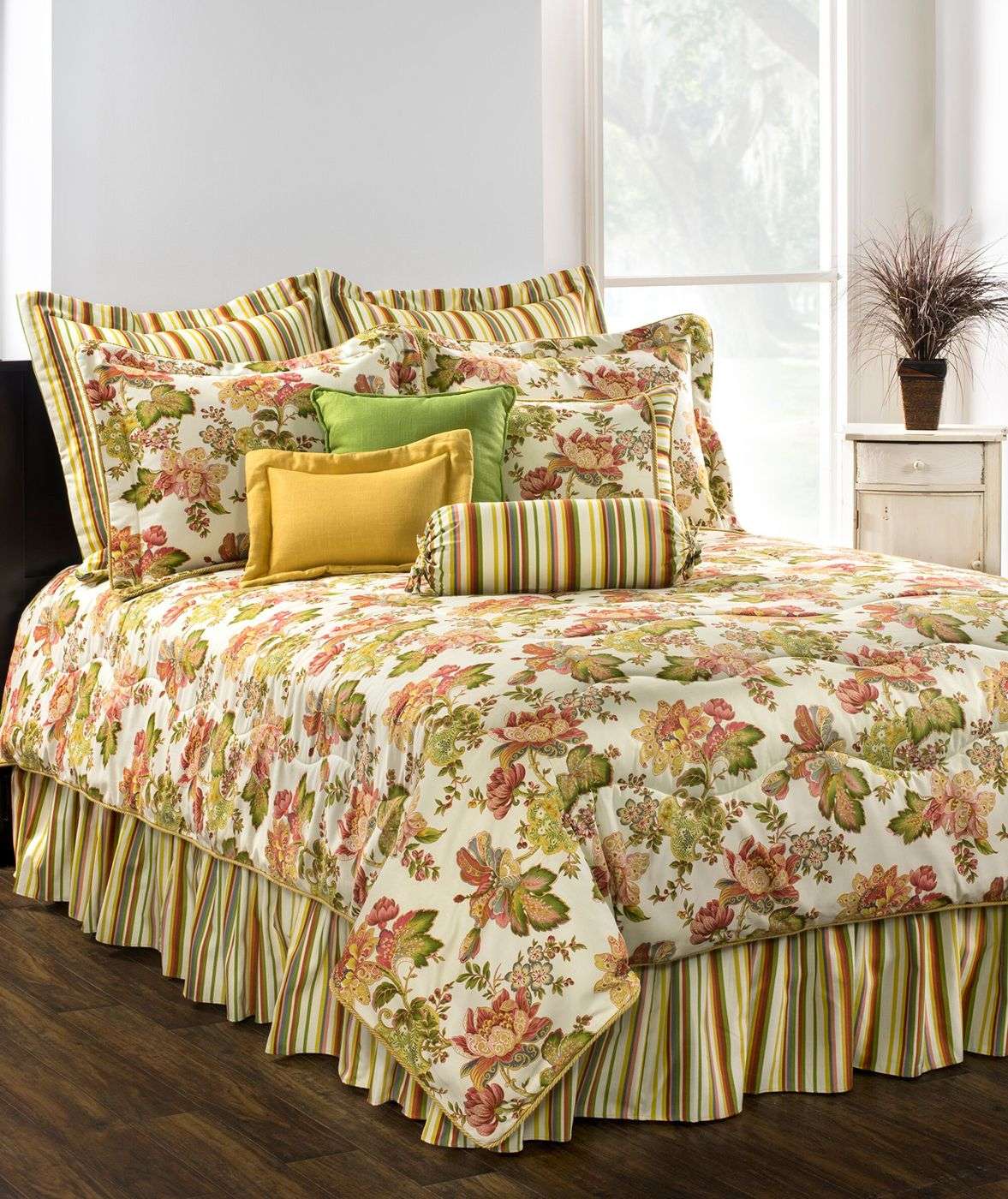 Comforter Set - Luxuriance by Thomasville