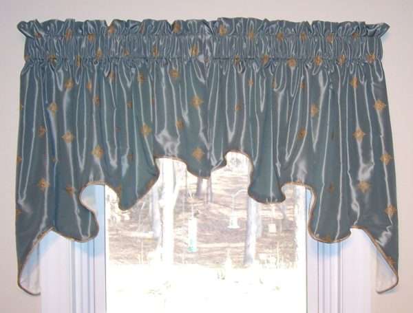 Enya Duchess Valance