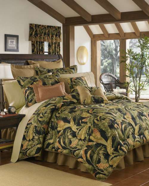 La Selva Black Comforter Set by Thomasville