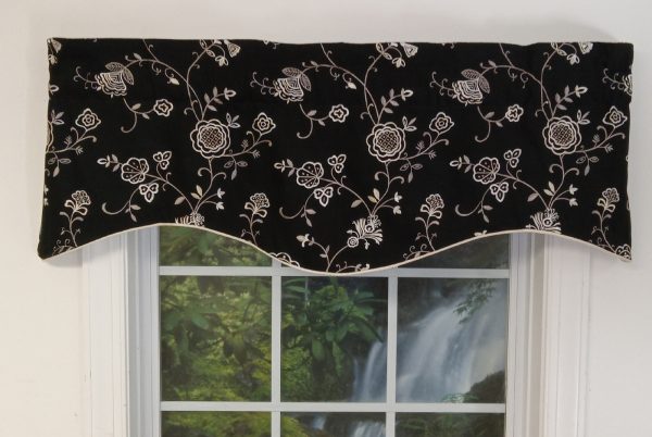 Belle Isle Shaped Valance